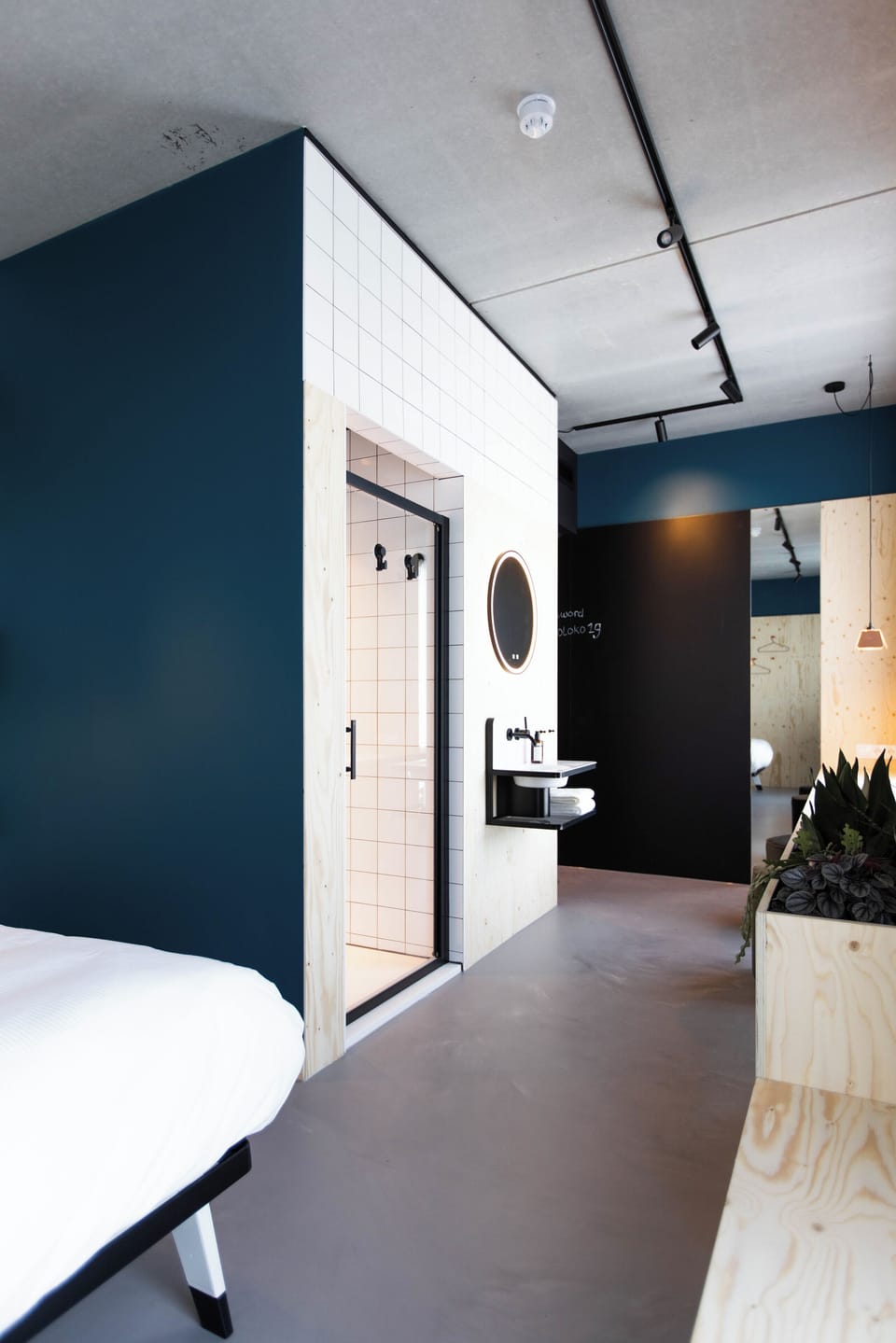 Double Room, 1 King Bed, Private Bathroom, City View | Bathroom | Shower, hair dryer, towels, soap