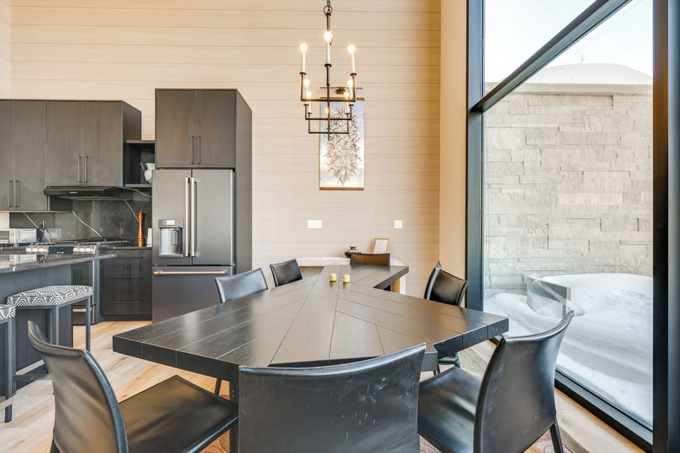 House (5 Bedrooms) | Interior