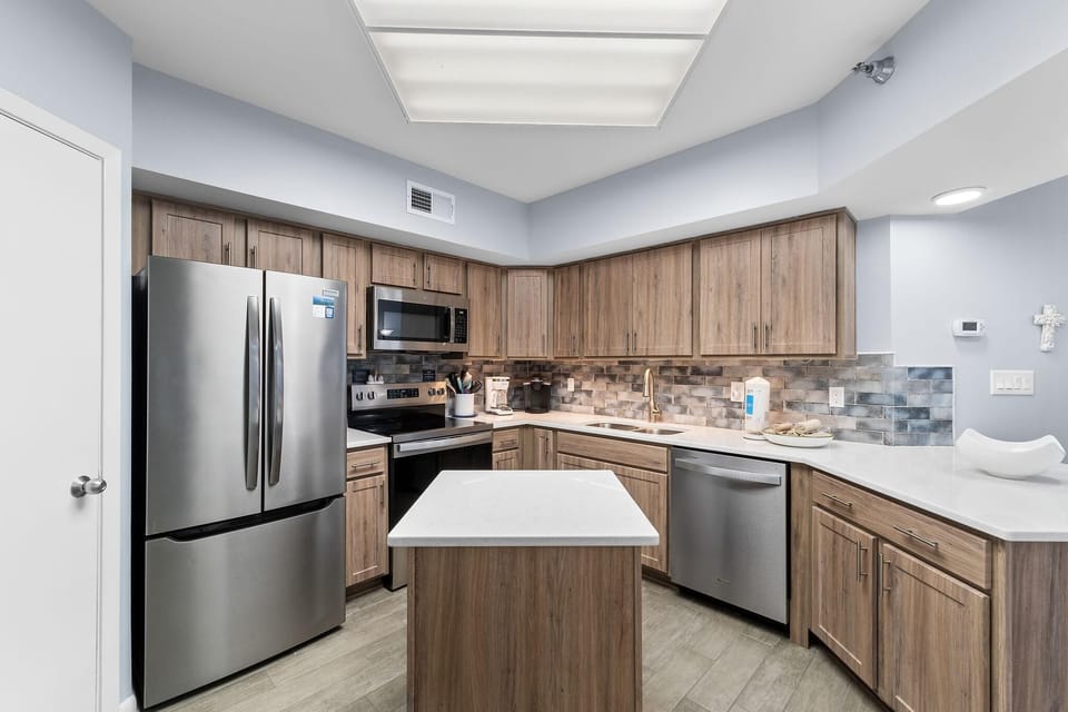 Condo, Multiple Beds (White Caps 804) | Private kitchen | Oven, toaster