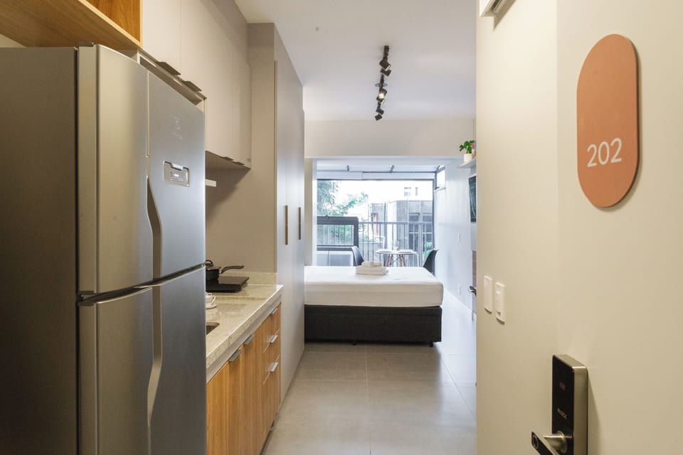 Studio | Private kitchen | Fridge, microwave, stovetop, cookware/dishes/utensils