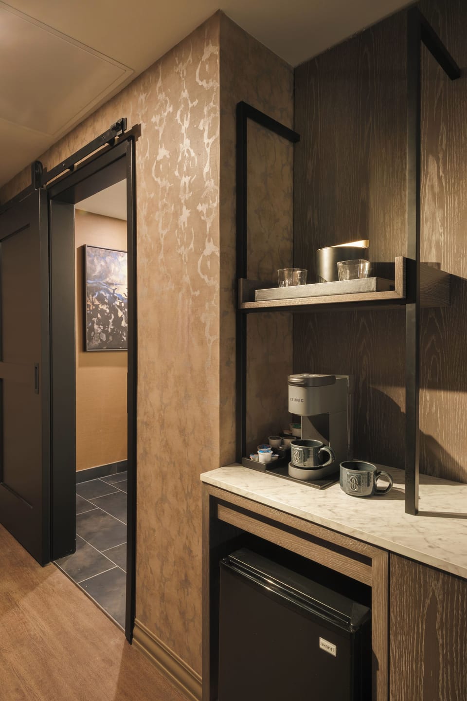 Deluxe Room, 1 King Bed, Non Smoking, City View | Premium bedding, in-room safe, laptop workspace, blackout drapes