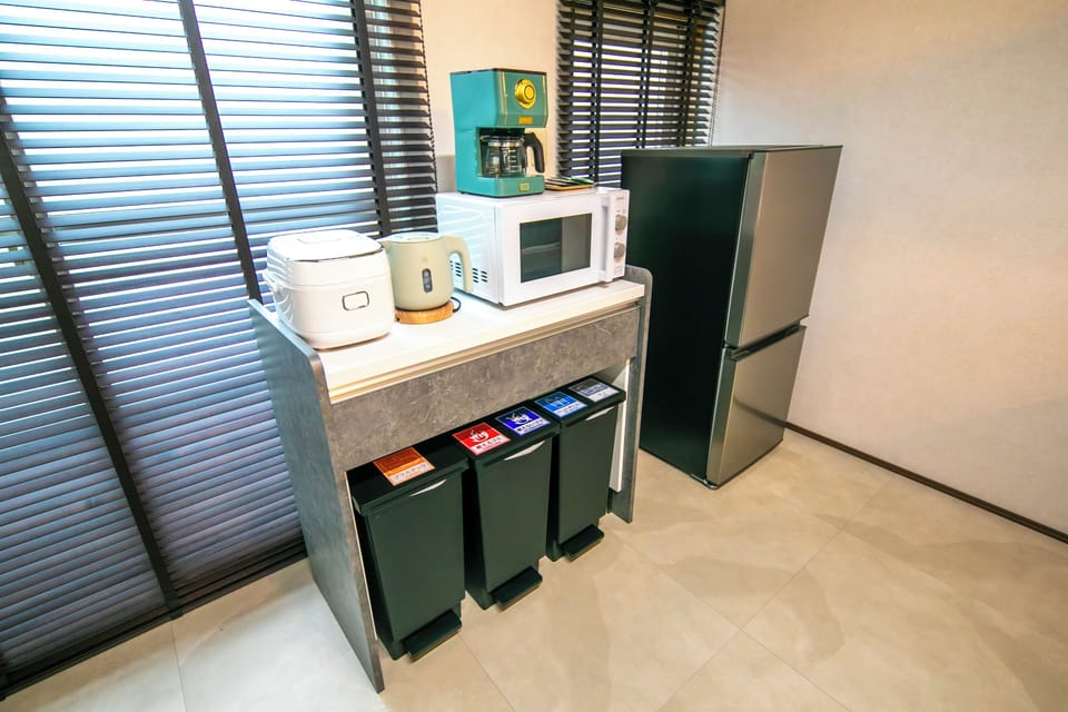 Fridge, microwave, stovetop, electric kettle