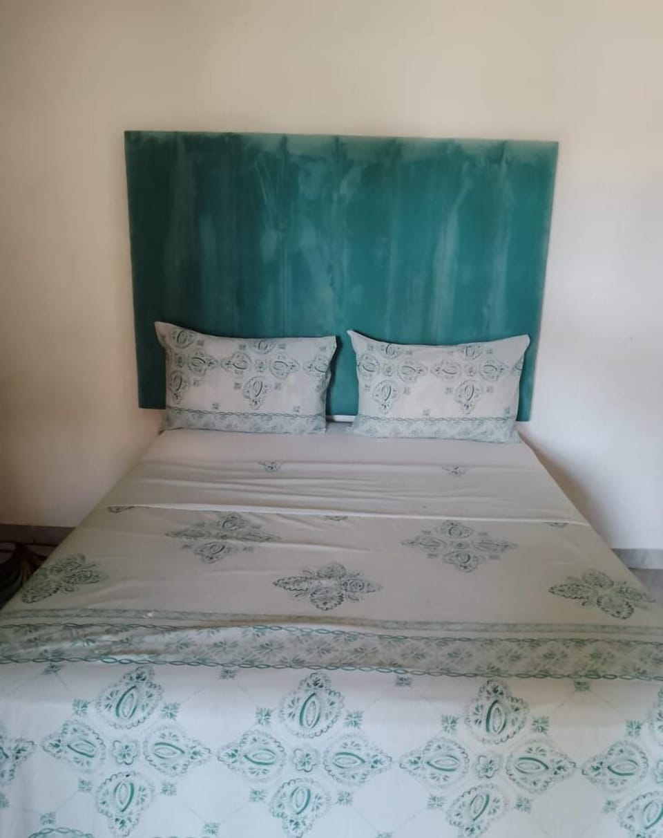 Comfort Double Room, Balcony, Garden View | In-room dining