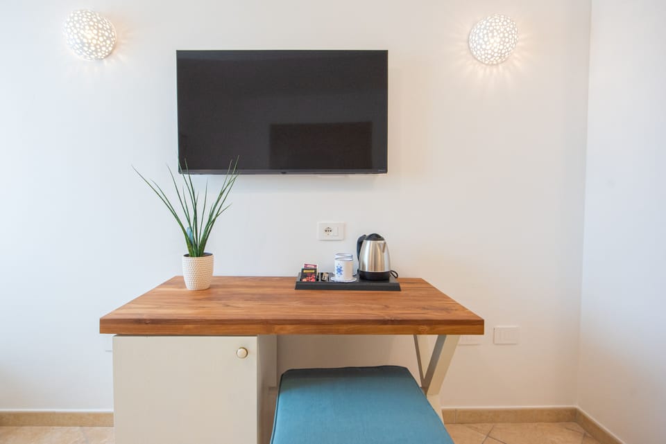 In-room safe, desk, laptop workspace, WiFi (free)