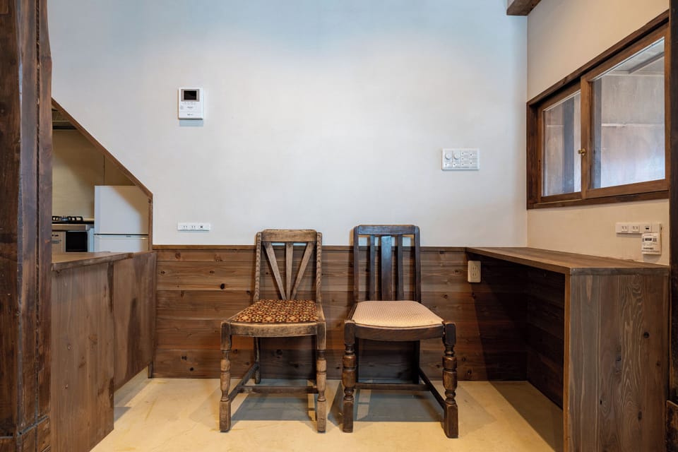 Superior House | 2 bedrooms, blackout drapes, iron/ironing board, WiFi (free)