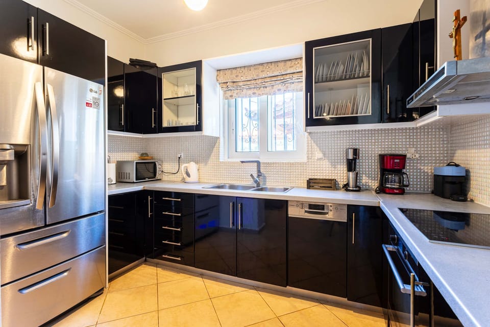 House | 3 bedrooms, desk, Internet