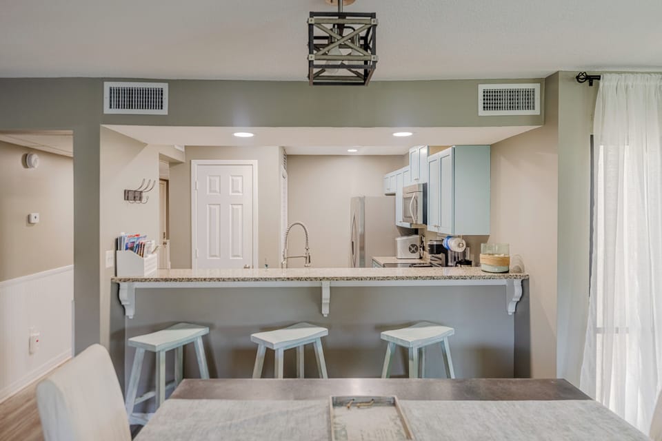 Condo, Multiple Beds, Balcony (Edgewater Golf Villa 2107) | Private kitchen | Fridge, microwave, oven, stovetop