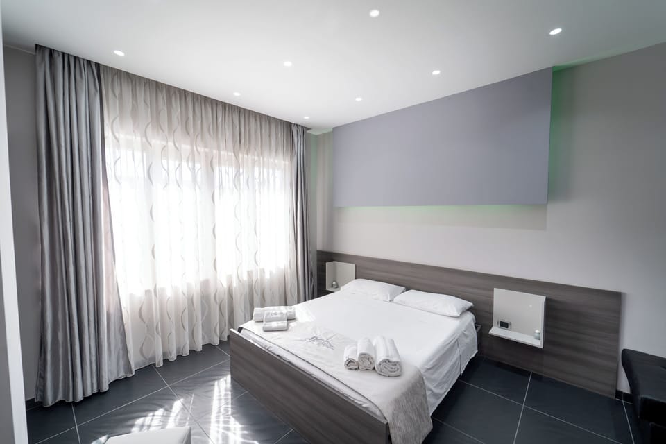Standard Room, City View, Annex Building (Piazza Mercato 45) | Desk, soundproofing, cribs/infant beds, free WiFi