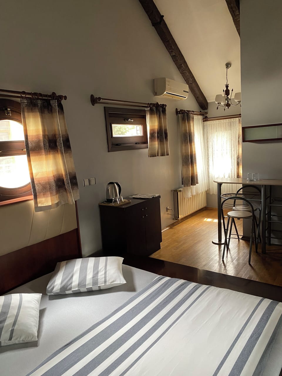 Deluxe Double Room Single Use | In-room safe, desk, laptop workspace, WiFi (free)