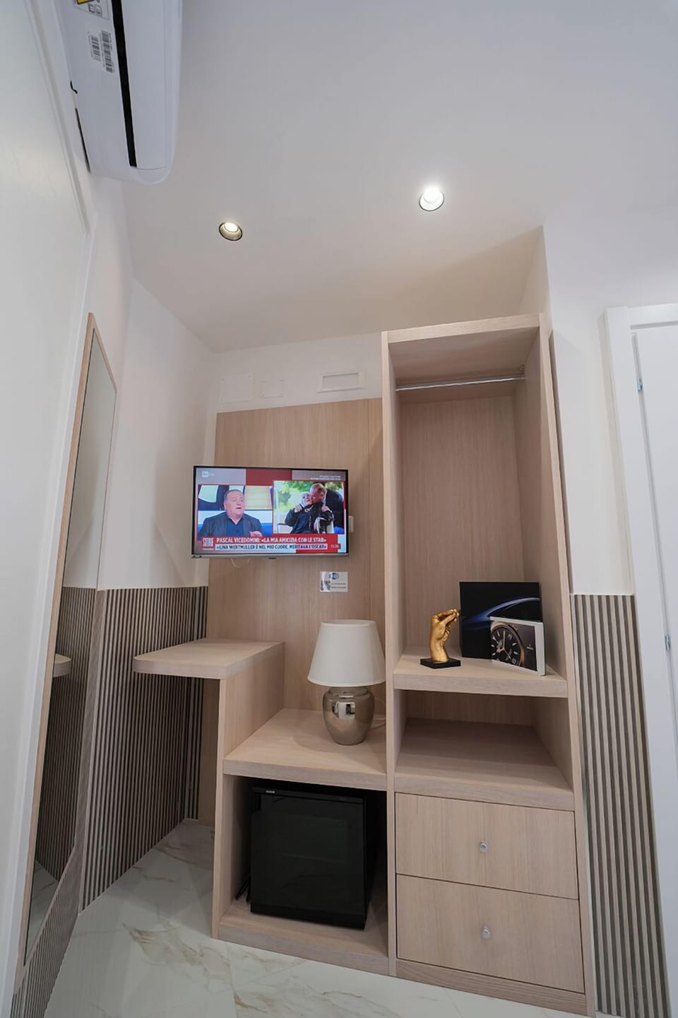 Standard Room, Balcony, Annex Building (via De Gasperi 45) | Desk, cribs (surcharge), WiFi (free), bed sheets