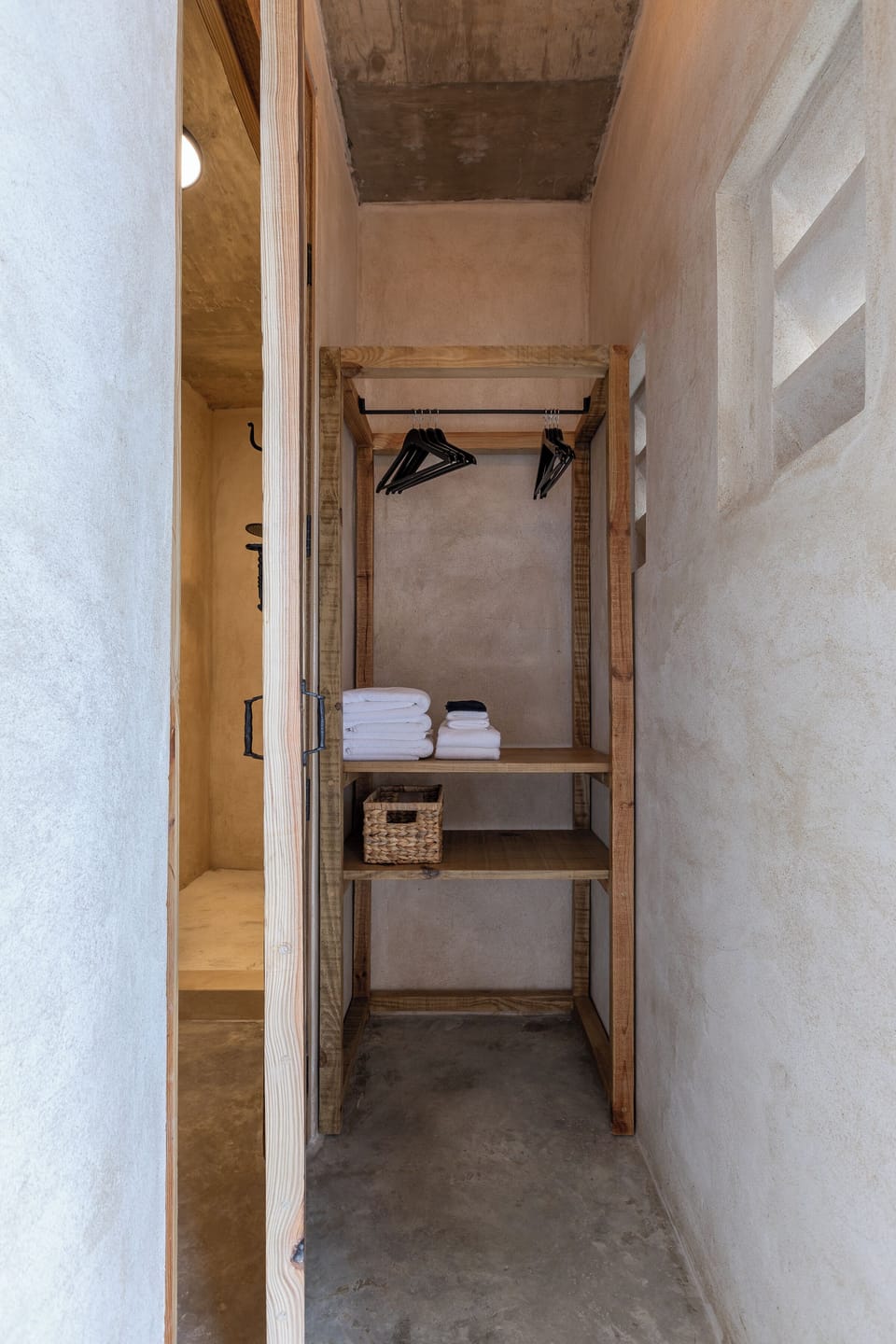 Premium bedding, in-room safe, laptop workspace, iron/ironing board
