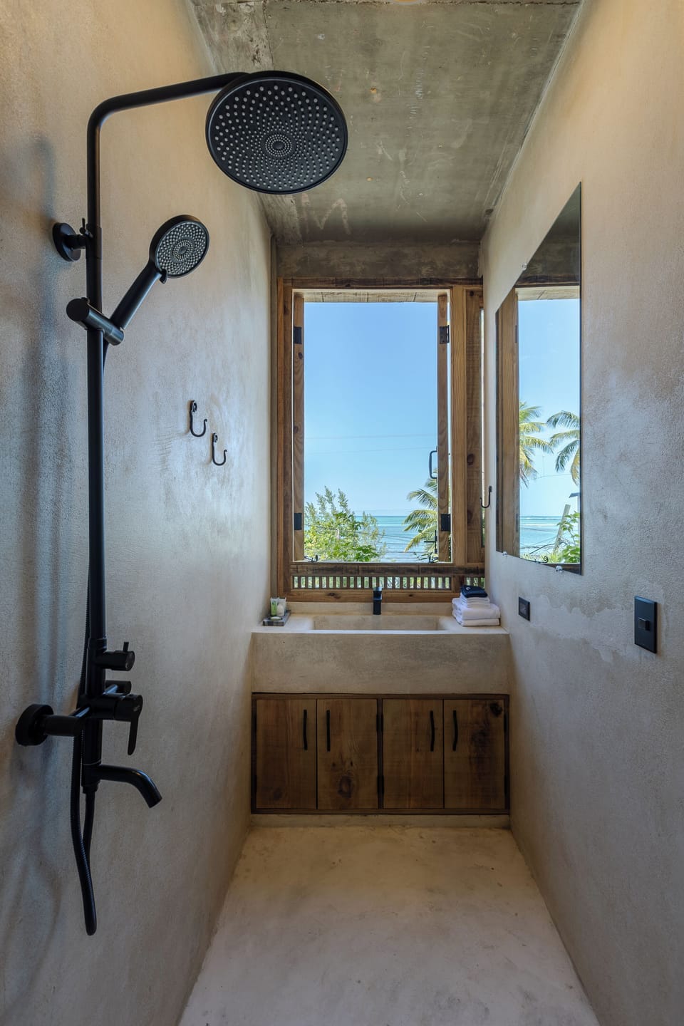 Oceanside Rooftop Terrace Suite | Bathroom | Shower, hair dryer, towels, soap