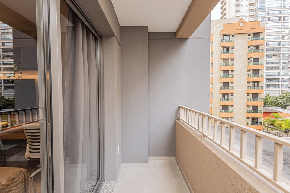 Classic Studio, City View | Balcony