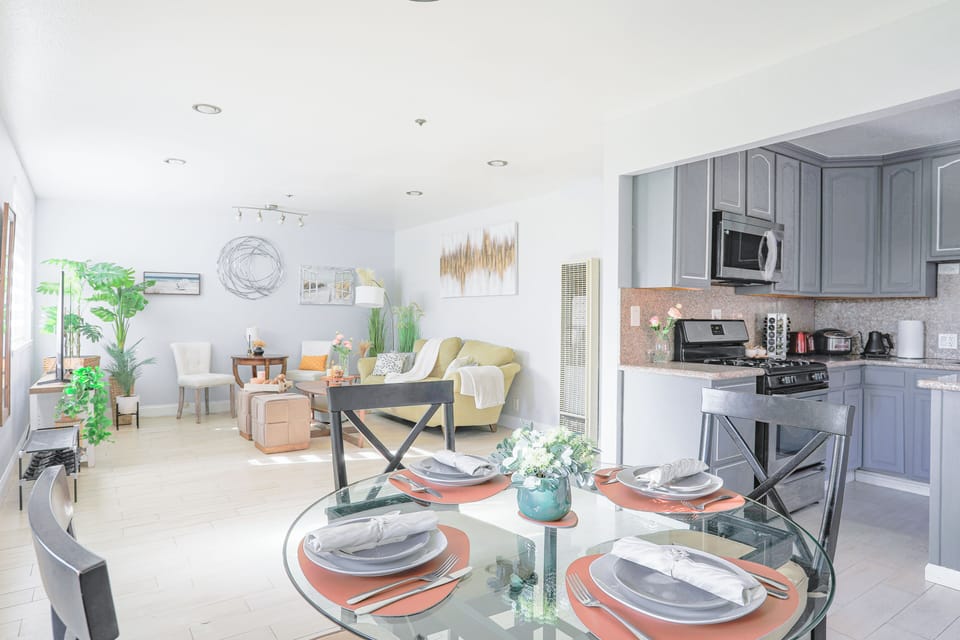 Deluxe House, 3 Bedrooms, Kitchen | In-room dining