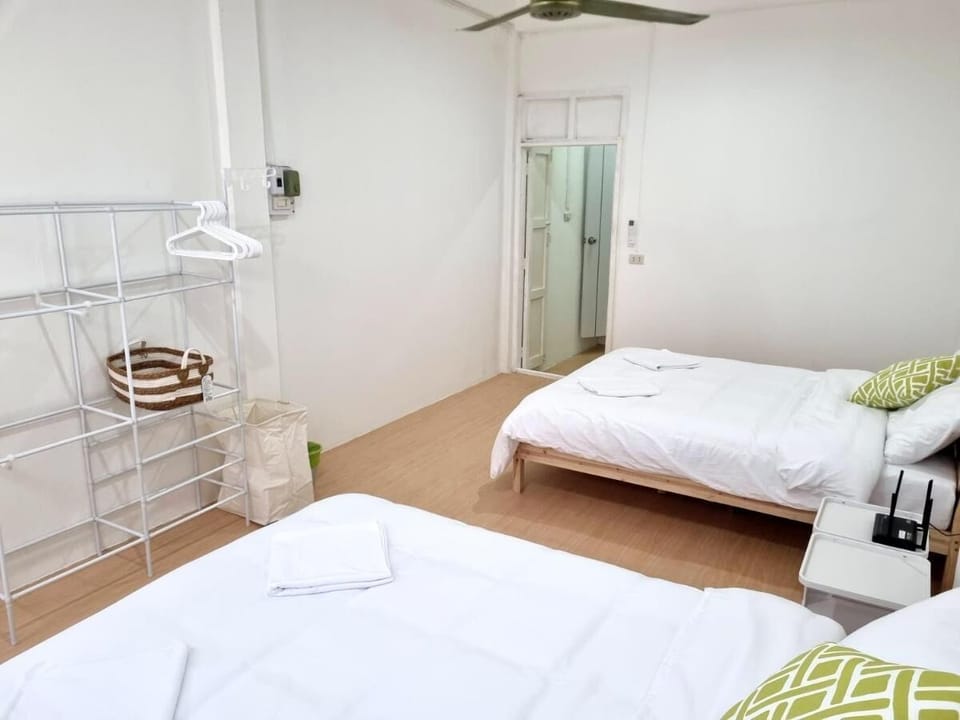 Comfort Townhome, Kitchenette, City View | 2 bedrooms, iron/ironing board, free WiFi