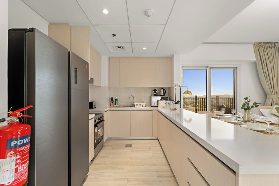 Superior Apartment, Balcony, Canal View | Private kitchen | Full-size fridge, microwave, oven, stovetop