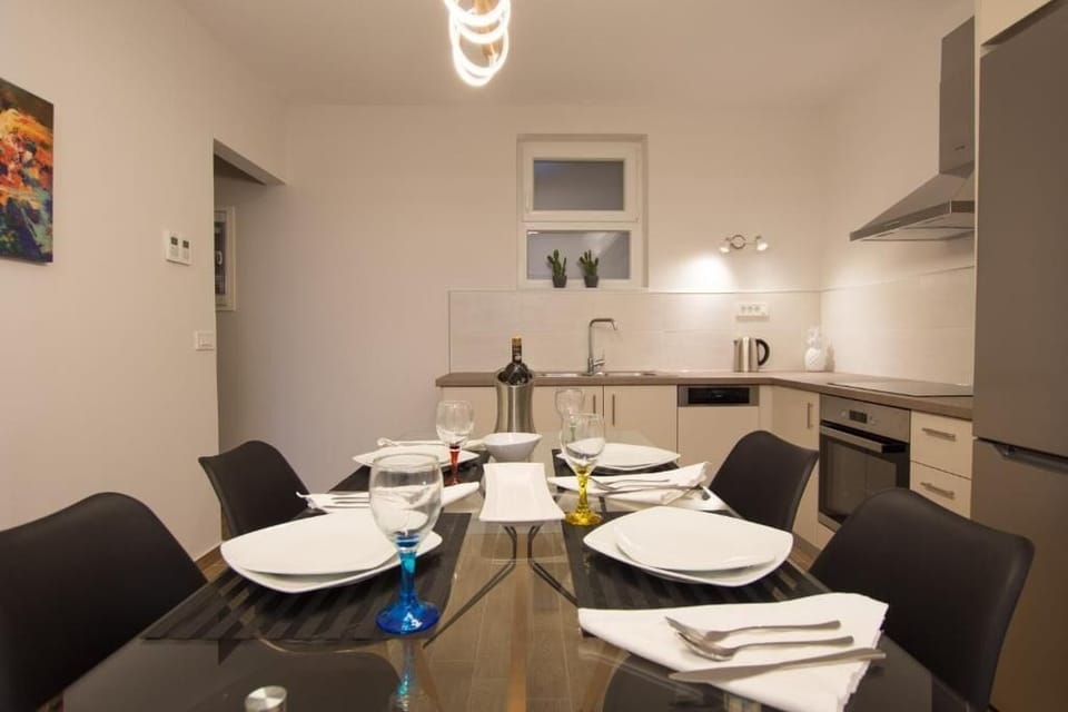 Superior Apartment, Partial Sea View | Private kitchen