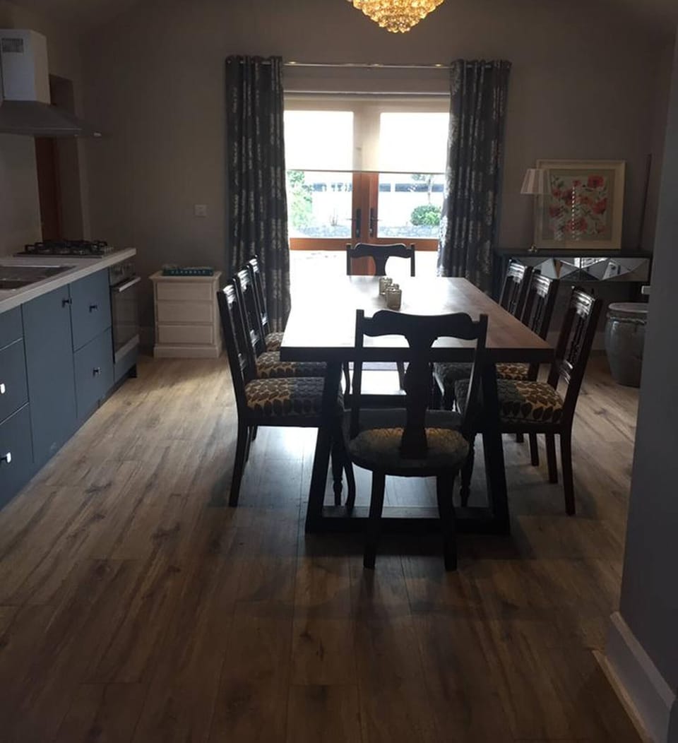 Apartment, 2 Bedrooms, Smoking, Garden View | Dining room