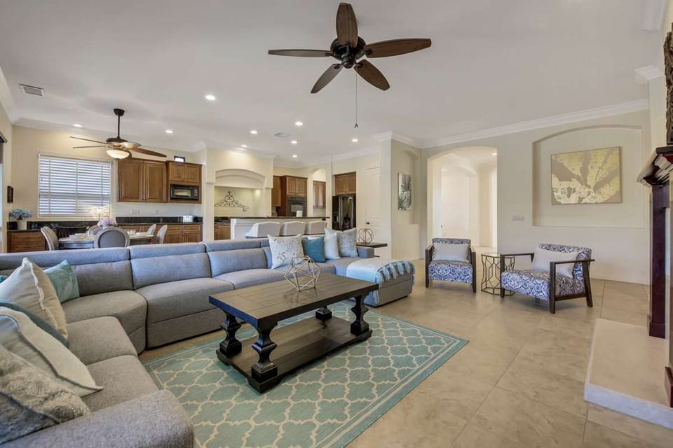 House | 6 bedrooms, high-speed internet