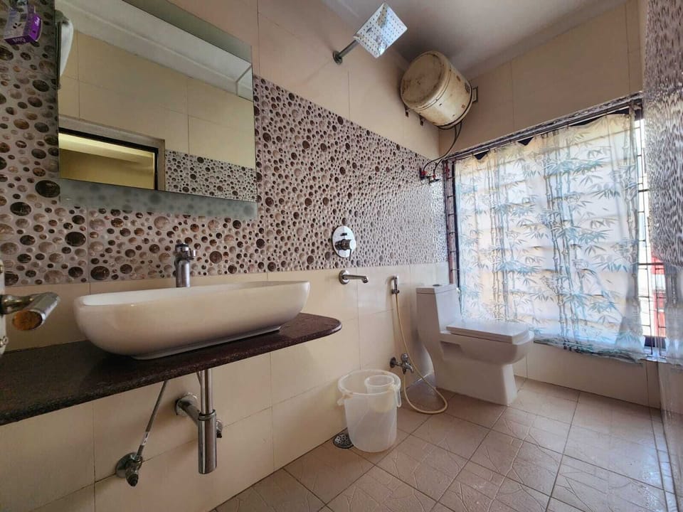 Deluxe Double Room, 1 Double Bed | Bathroom