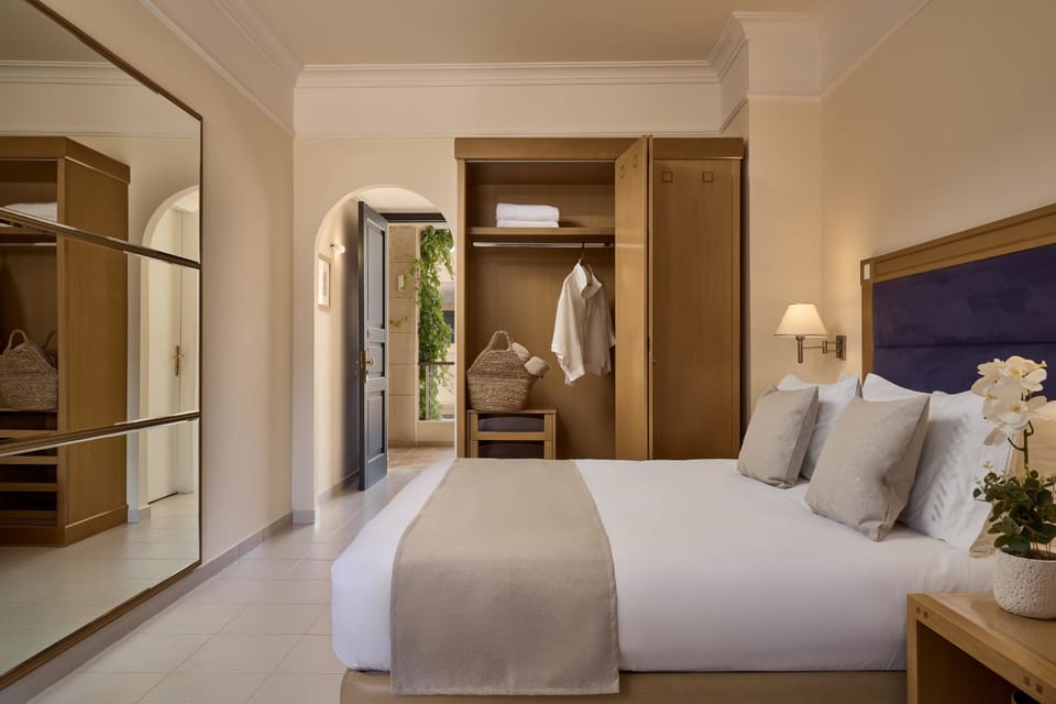 In-room safe, laptop workspace, blackout drapes, soundproofing