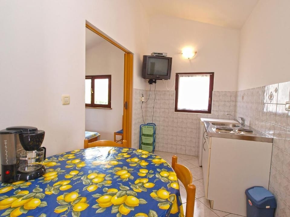 Apartment, 2 Bedrooms, Terrace, Garden View | Room amenity