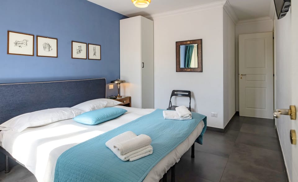 WiFi (free), bed sheets