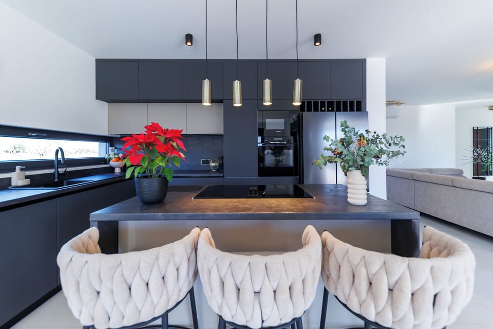 Deluxe Villa, Garden View | Private kitchen | Full-size fridge, microwave, oven, stovetop
