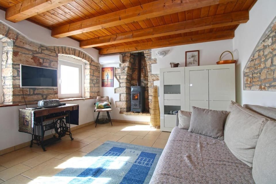 Apartment, 3 Bedrooms, Terrace, Garden View | Living room