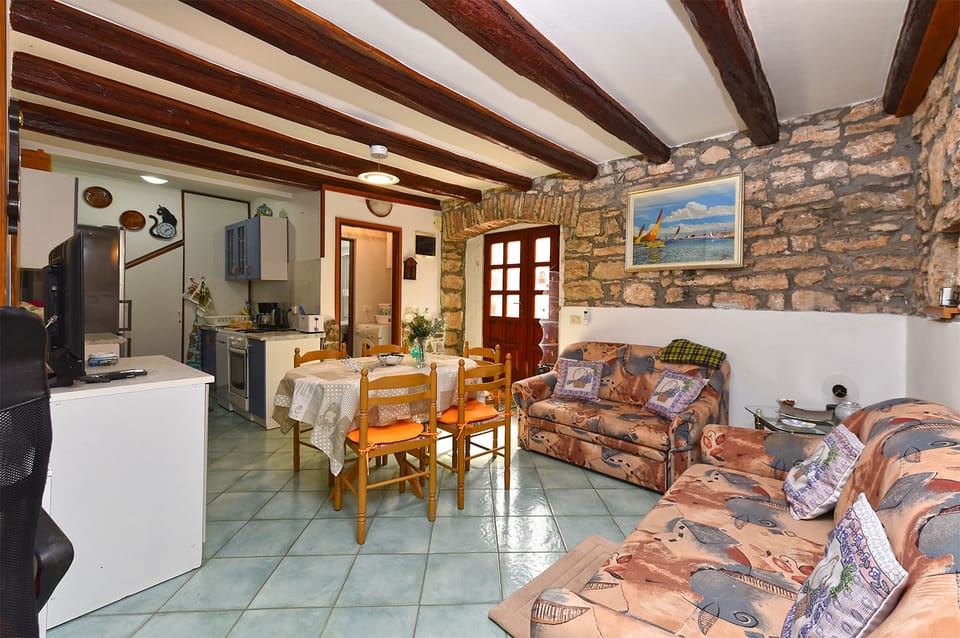 Apartment, 3 Bedrooms, Private Pool, Pool View | Living room