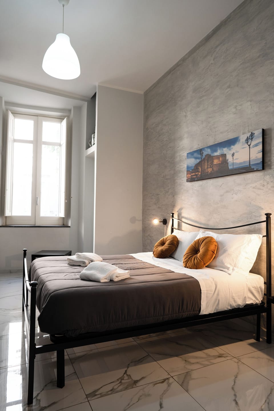 Classic Double Room, Courtyard View | Desk, free WiFi