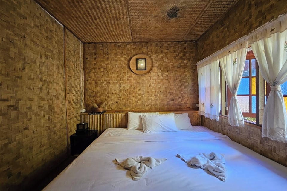 Deluxe Double Room | Free WiFi, bed sheets