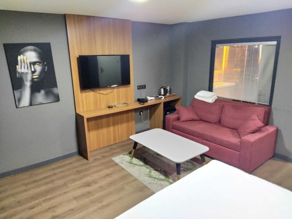 Elite Room | Premium bedding, minibar, in-room safe, free WiFi
