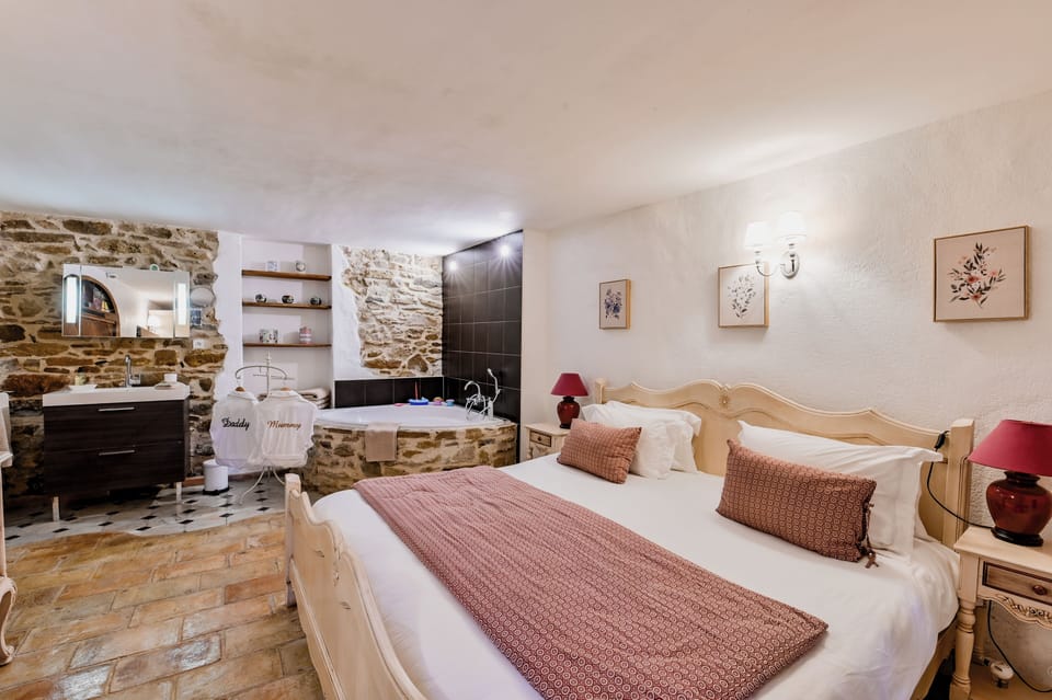 Family Apartment, Patio, Garden View | 3 bedrooms, in-room safe, blackout drapes, iron/ironing board