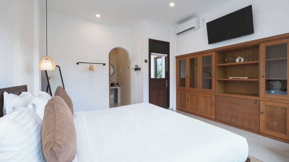 Villa, Pool View | 2 bedrooms, desk, laptop workspace, free WiFi