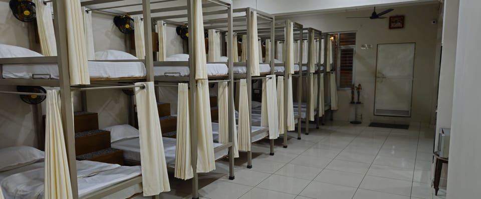 Shared Dormitory | Free WiFi