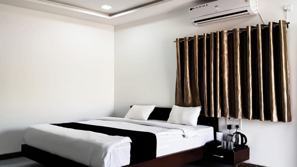 1 bedroom, down comforters, memory foam beds, minibar