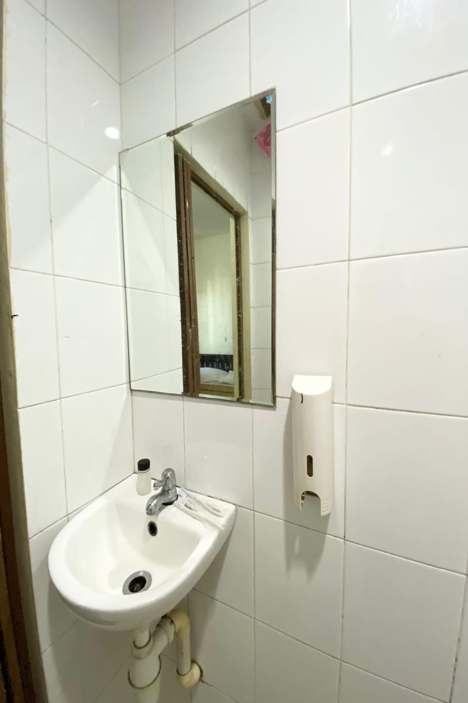 Shower, free toiletries, towels, soap