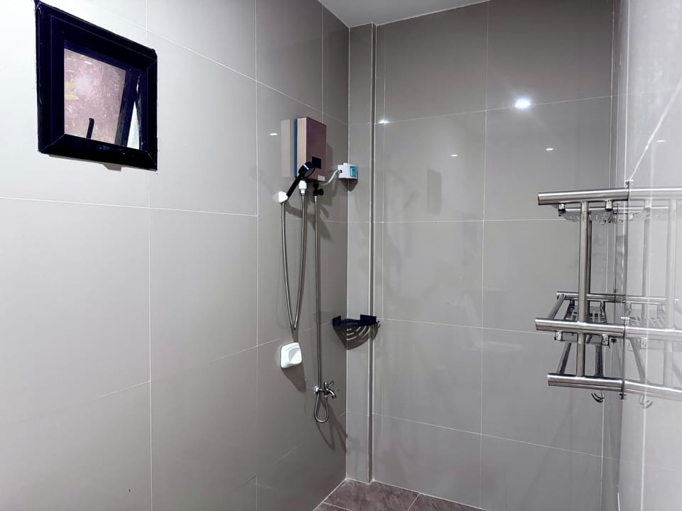 Free toiletries, bidet, towels, soap