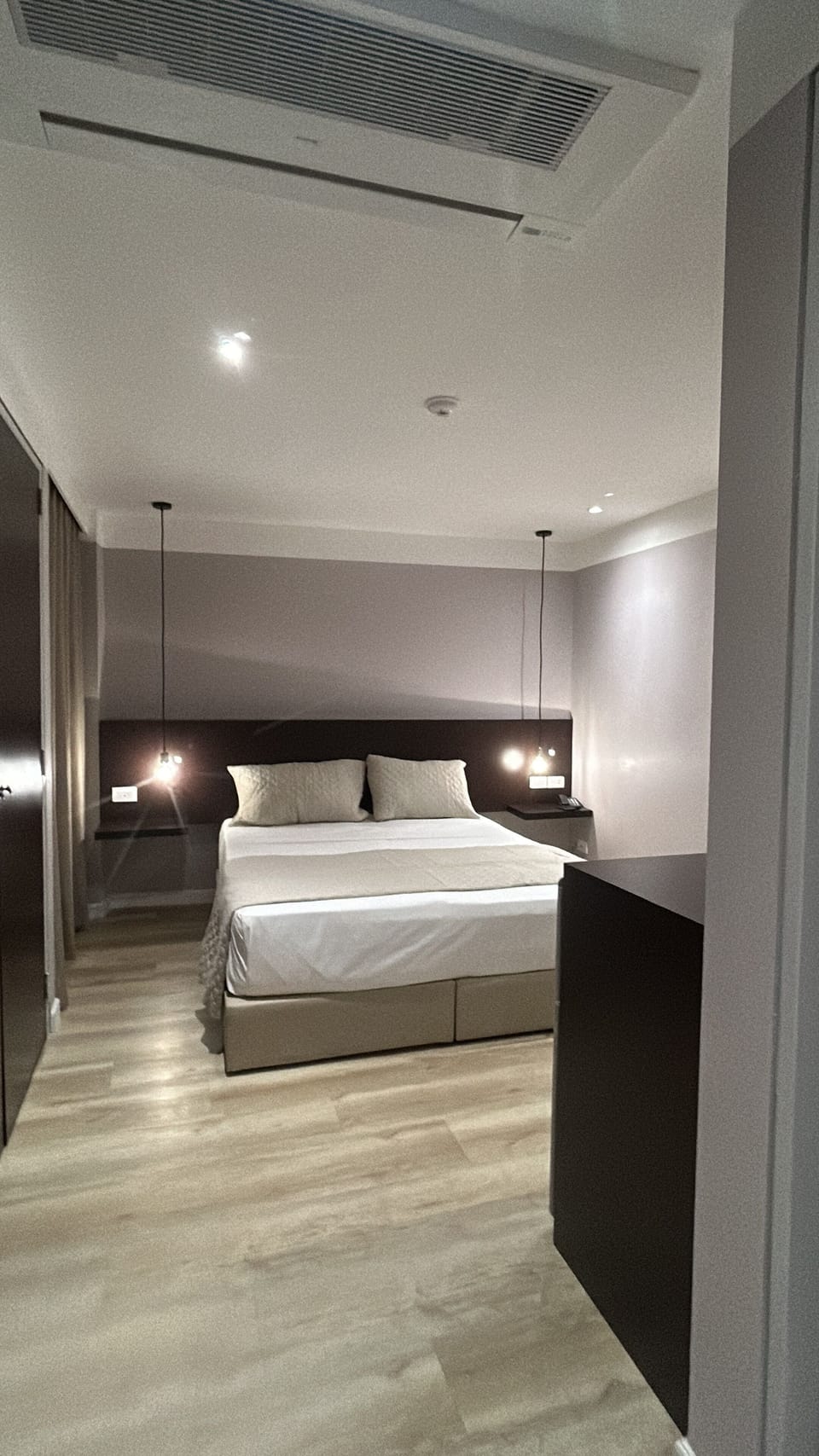 Deluxe Double or Twin Room, City View | Premium bedding, Select Comfort beds, iron/ironing board, free WiFi
