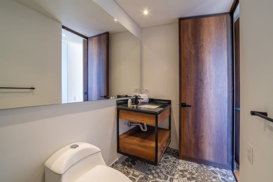 Stylish 2 Masters w Patio View Apartment in Bogota