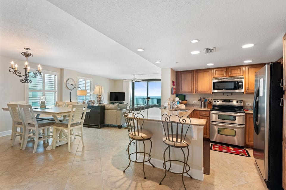 Condo, Multiple Beds (Perdido Towers West 1005) | Private kitchen | Oven, toaster, paper towels