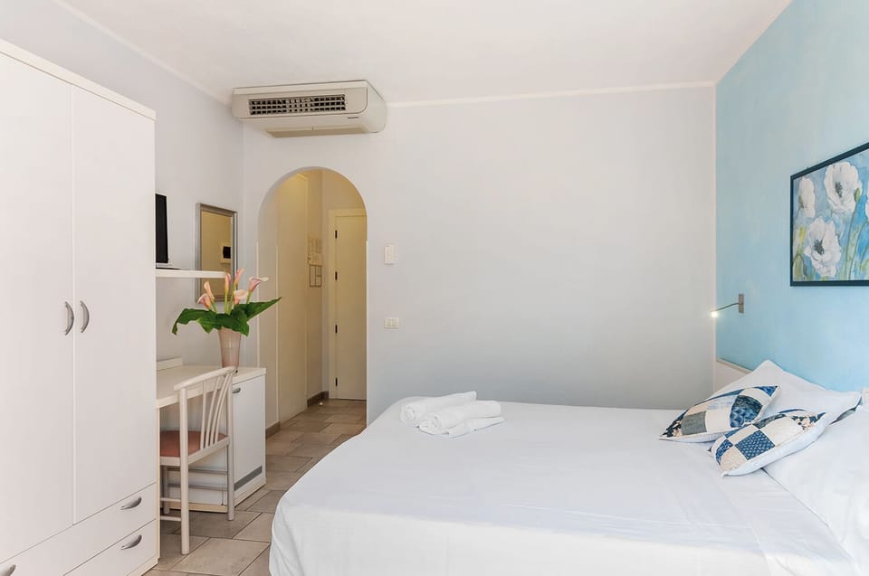 Standard Double Room | In-room safe, desk, free WiFi