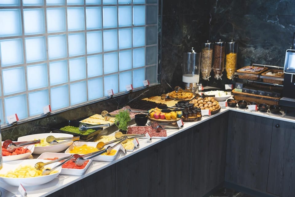 Daily buffet breakfast (EUR 9.00 per person)