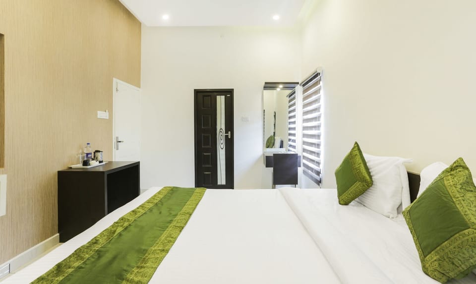 Classic Double Room | Desk, free WiFi