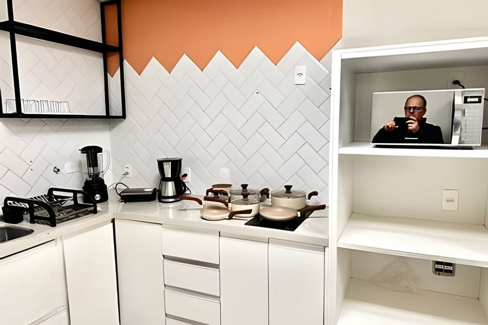 Basic Shared Dormitory | Private kitchen | Fridge, microwave, stovetop, cookware/dishes/utensils