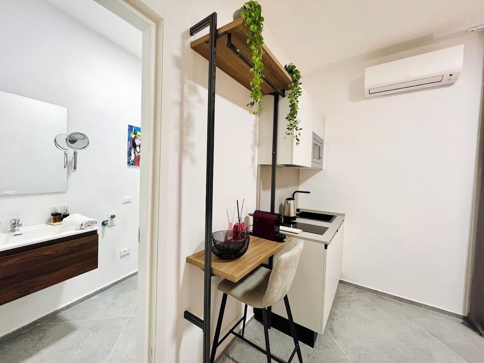 Camera matrimoniale Junior con balcone | Premium bedding, soundproofing, free WiFi, bed sheets