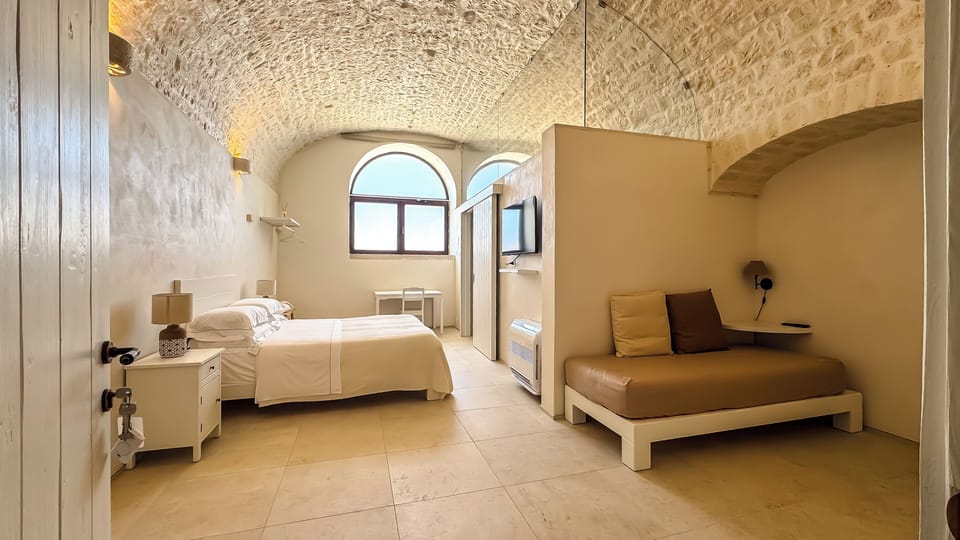Classic Room | Premium bedding, down comforters, memory foam beds, minibar