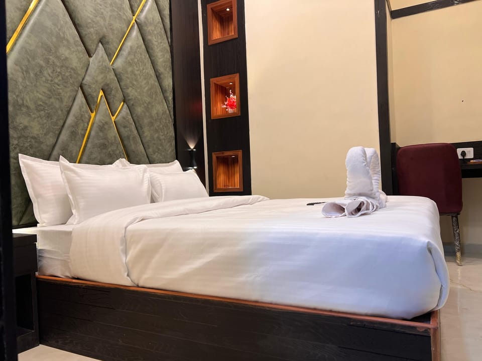 Double Room | Egyptian cotton sheets, premium bedding, free WiFi, bed sheets