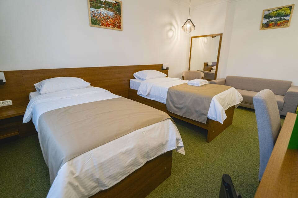 Comfort Double or Twin Room | Free WiFi, bed sheets